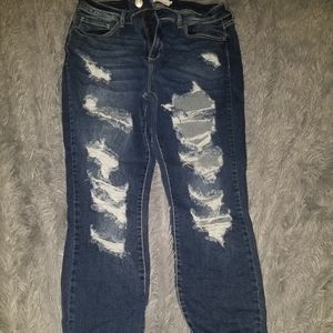 Distressed skinny jeans